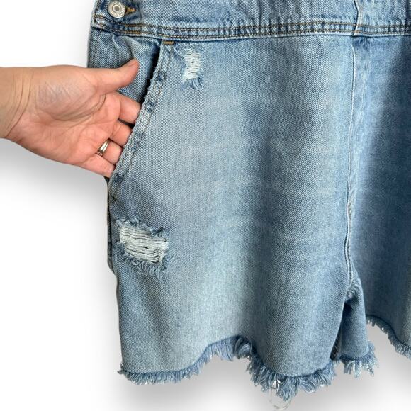 Old Navy Distressed Light Wash Rigid Denim Cut Off Overall Shorts Women's  XXL - Picture 6 of 10